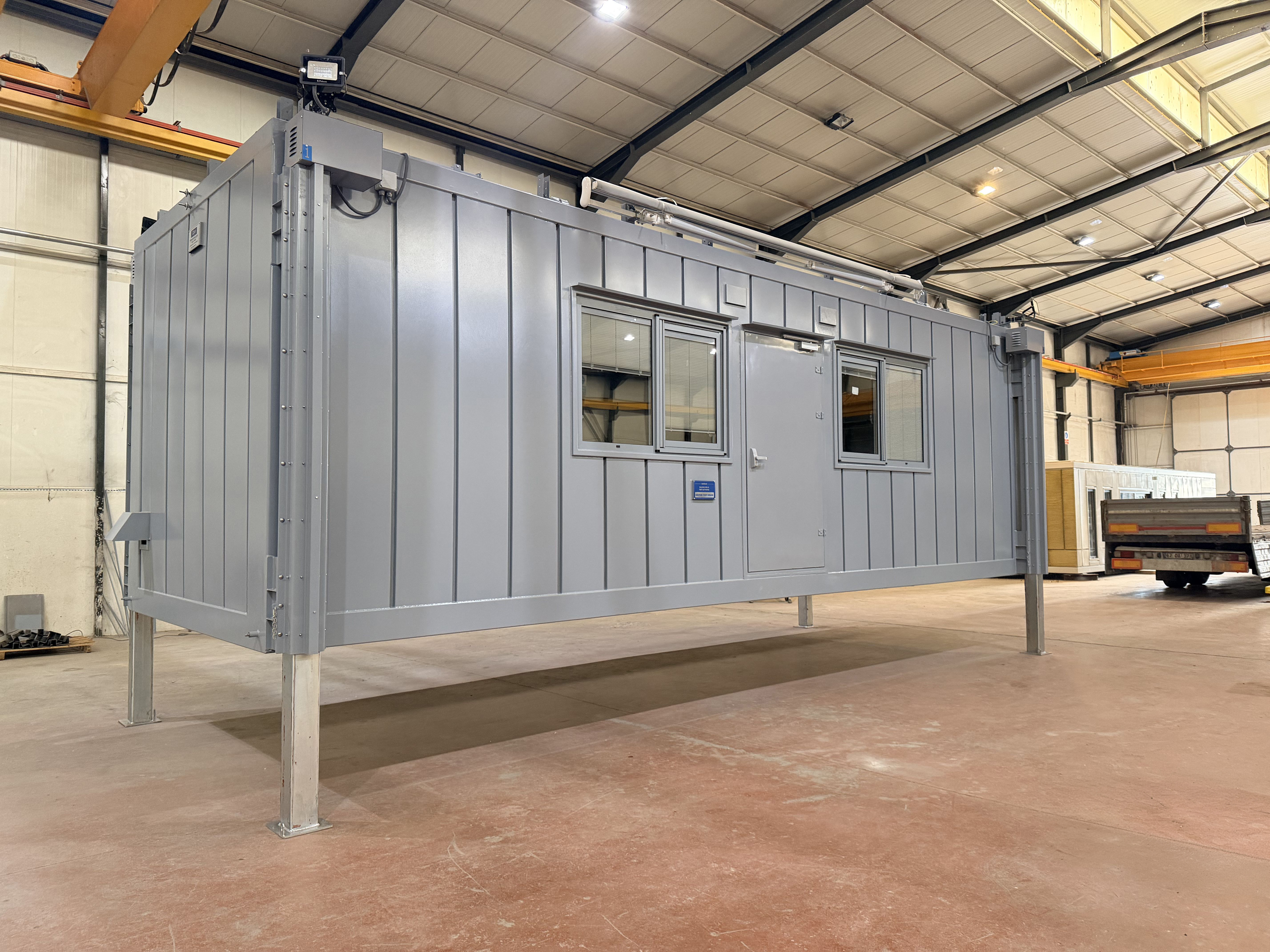 Gürz Auto Lift Test Konteyneri (Gürz Auto Lift Test Container)