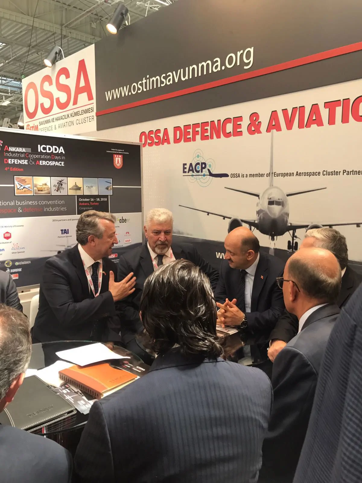 Turkish Minister of National Defence, Mr. Fikri IŞIK, visited the OSSA stand.
