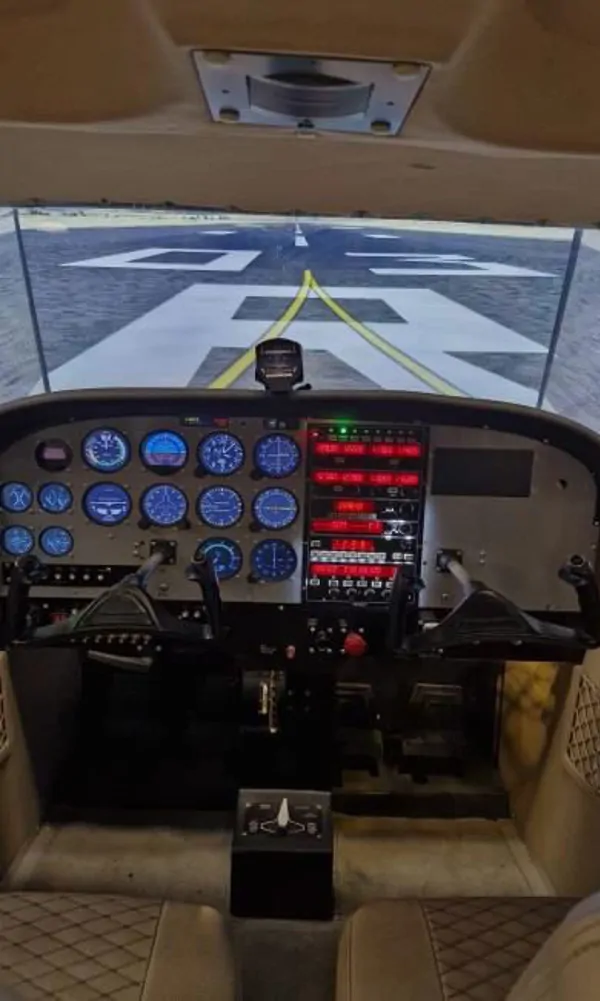 CESSNA 172 SKYHAWK SİMÜLATÖR